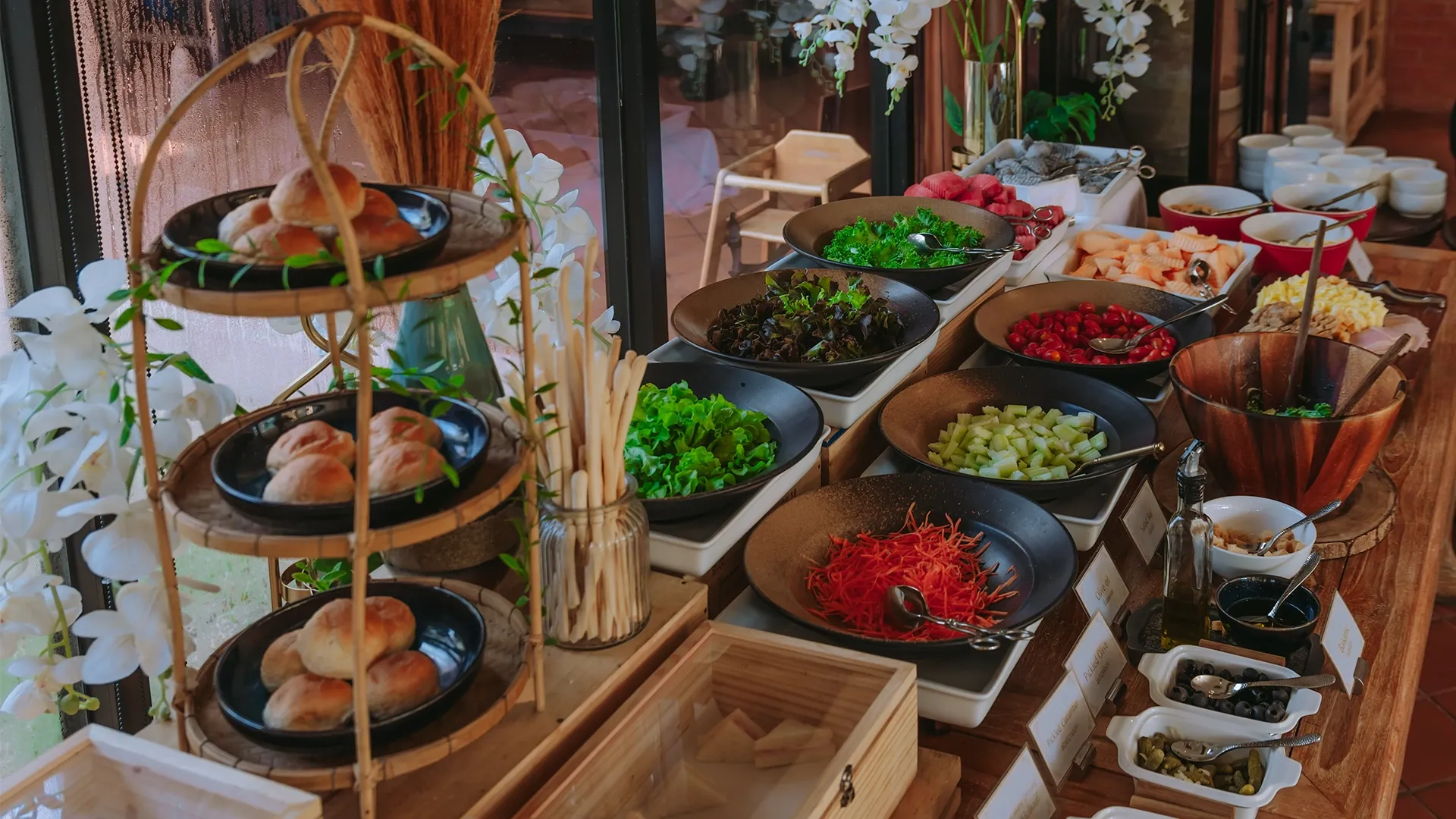 Karaked Authentic Thai Table Setting