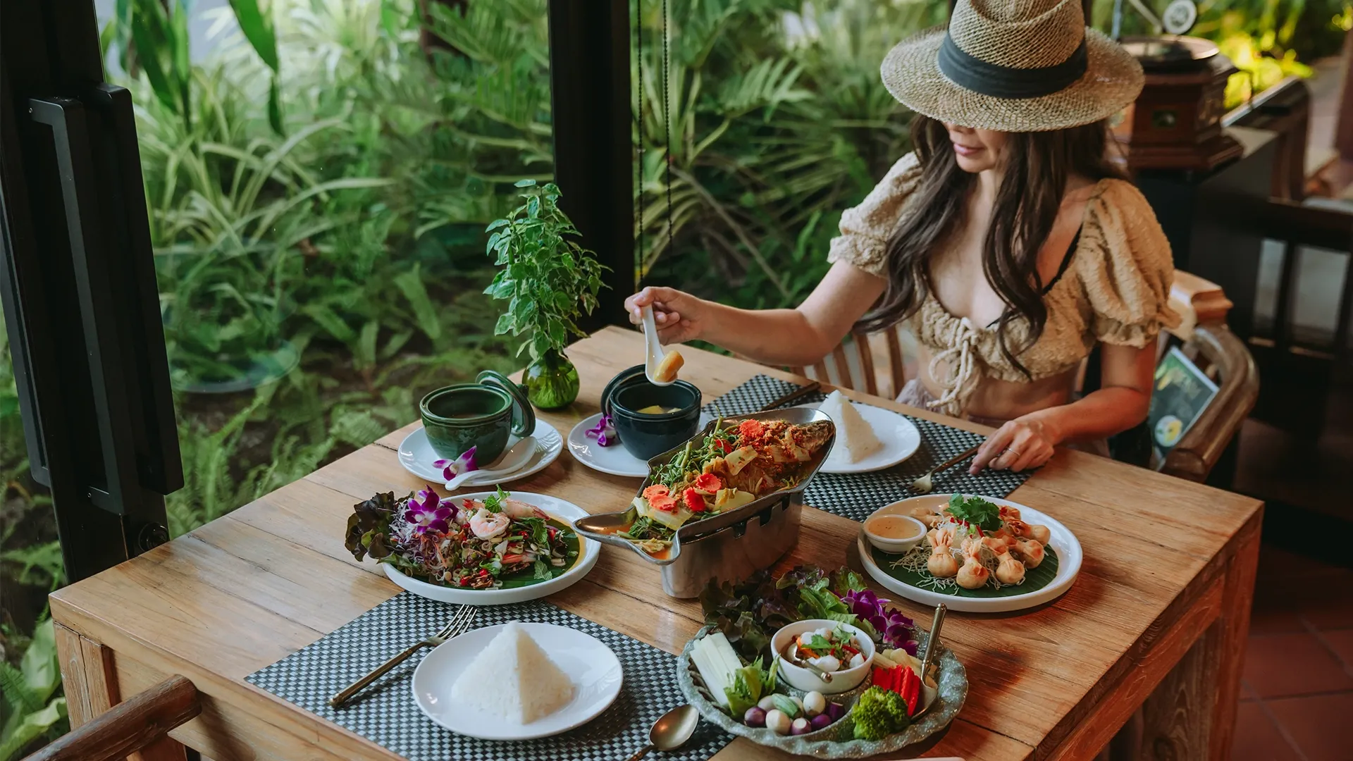 Karaked Authentic Thai Table Setting